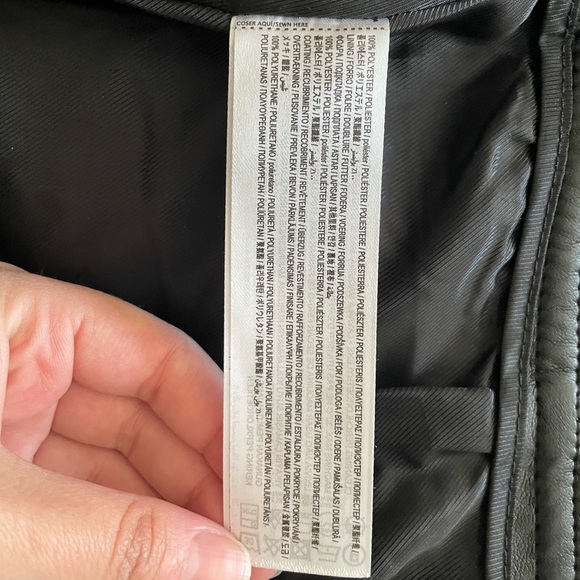 MANGO faux-leather black mini skirt (tired on only) - Picture 5 of 5